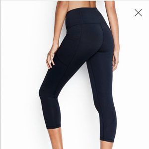 Victoria Secret Victoria Sport Knockout Capri Leggings